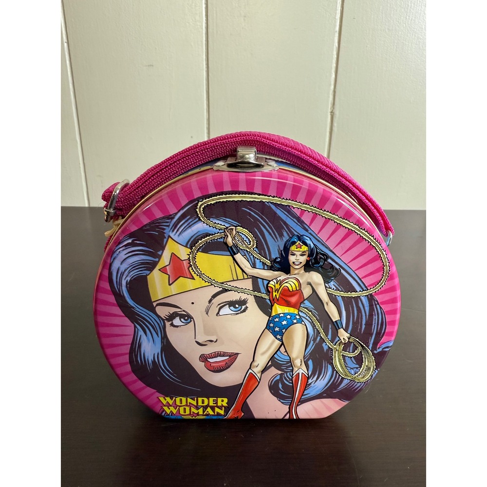The Tin Box Company Wonder Woman Lunchbox Pink Strap Retro Comic‎ Book